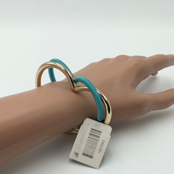 Faux Gold/Turquoise Two Heart Bracelet NWT - Picture 3 of 7